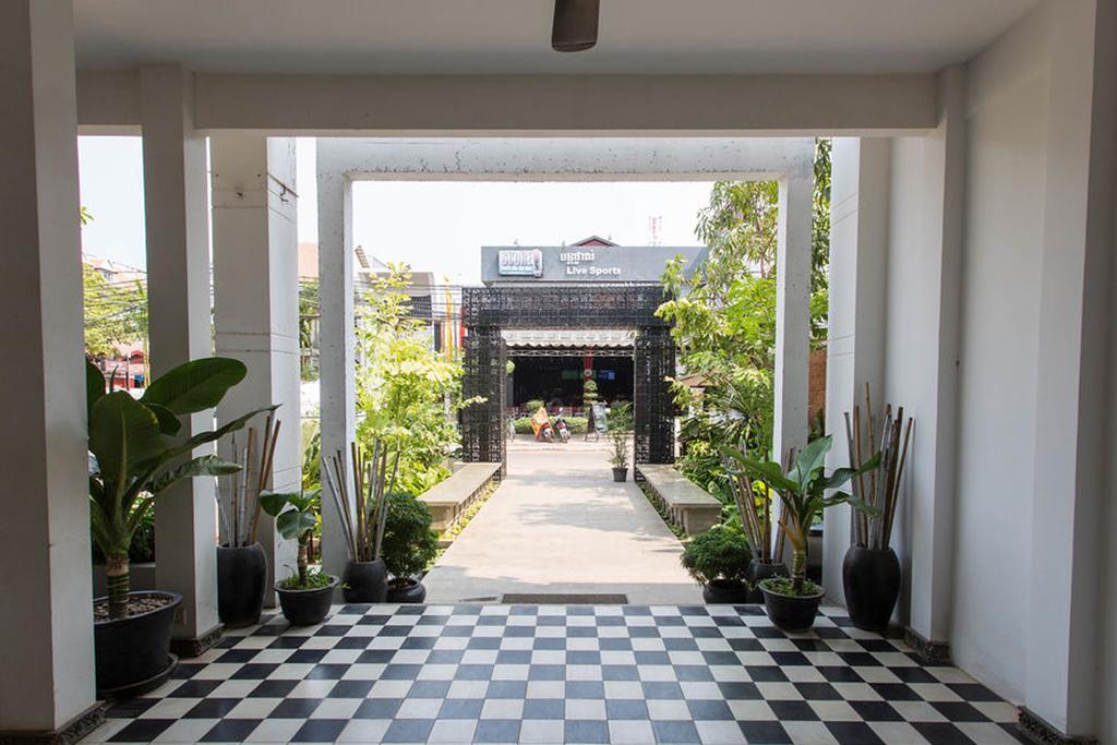 Apsara Centrepole Hotel Siem Reap Bagian luar foto